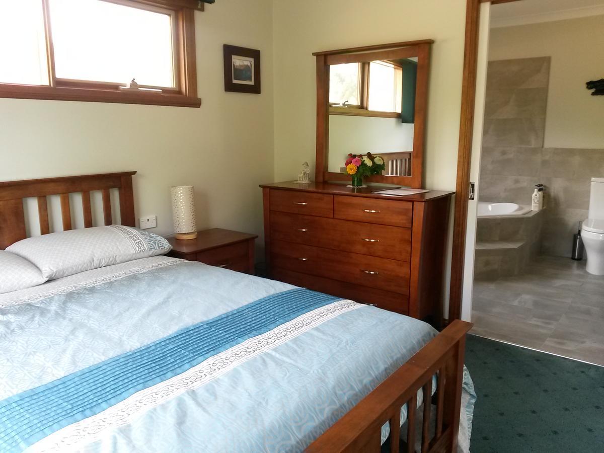 Eagle'S Roost Farmstay B&B Rocky Cape Exteriör bild